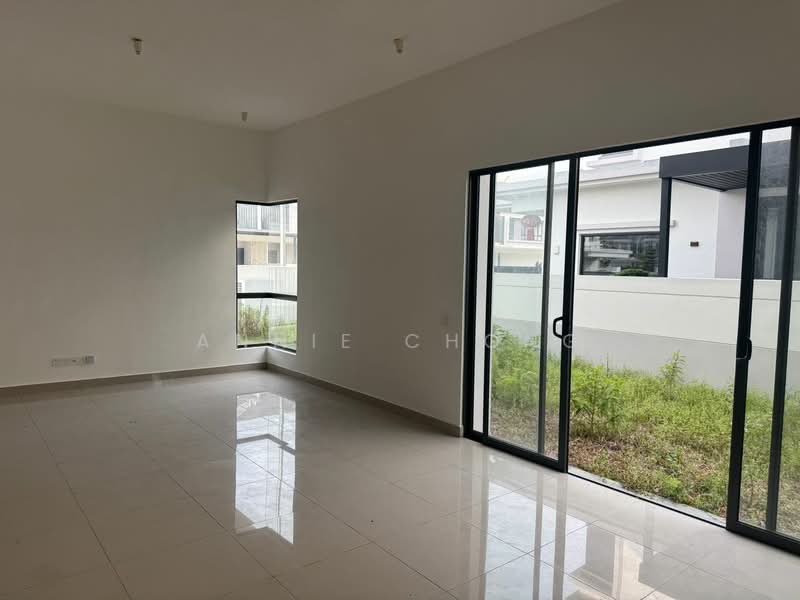 Semi-Detached House for Sale in Cyber 10 (Cyberjaya) - Annie Chong - Living Room - PropertyGuru.com.my