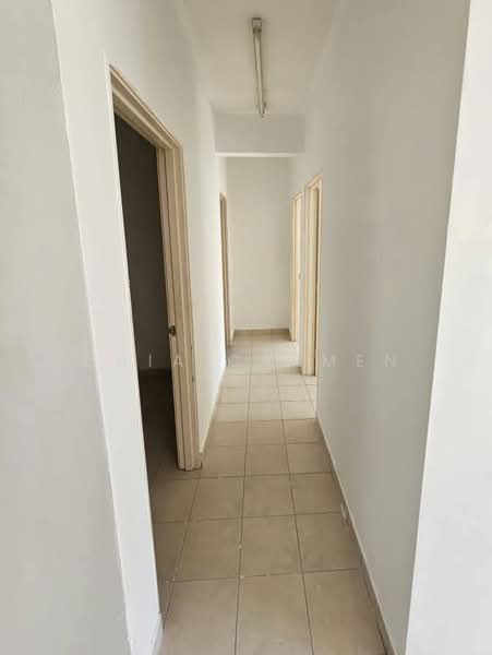 Apartment for Sale at Akasia Apartment @ Setia Alam - Chia Carmen - Corridor - PropertyGuru.com.my