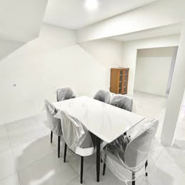 2-storey Terraced House for Rent in Pending (Kuching) - Erica Bong - Dining Room - PropertyGuru.com.my
