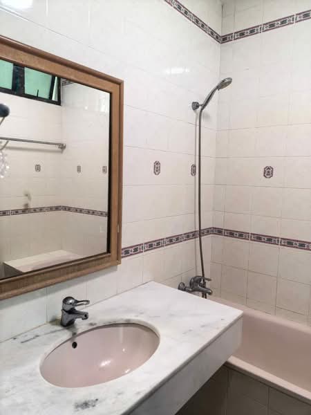 Kondominium untuk Disewa di Pierce Palace - Lilly . - Bathroom - PropertyGuru.com.my