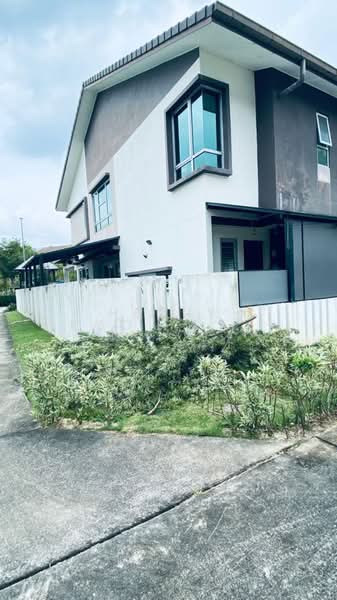 Rumah Teres untuk Dijual di Bandar Tropicana Aman (Telok Panglima Garang) - Henry Kooi Kuan Xiang - Exterior - PropertyGuru.com.my