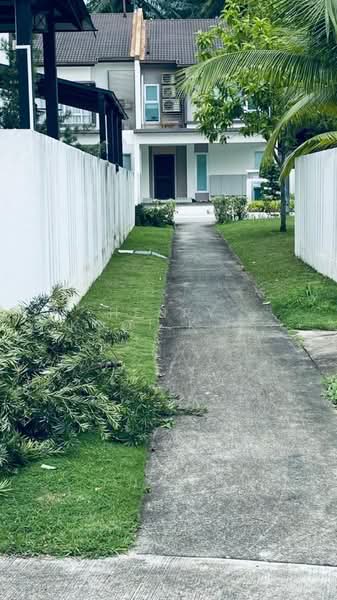 Rumah Teres untuk Dijual di Bandar Tropicana Aman (Telok Panglima Garang) - Henry Kooi Kuan Xiang - Exterior - PropertyGuru.com.my