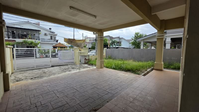 Semi-Detached House for Sale in Taman Kipark (Puchong) - KF Kuan - Exterior - PropertyGuru.com.my