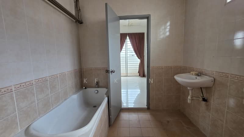 Semi-Detached House for Sale in Taman Kipark (Puchong) - KF Kuan - PropertyGuru.com.my