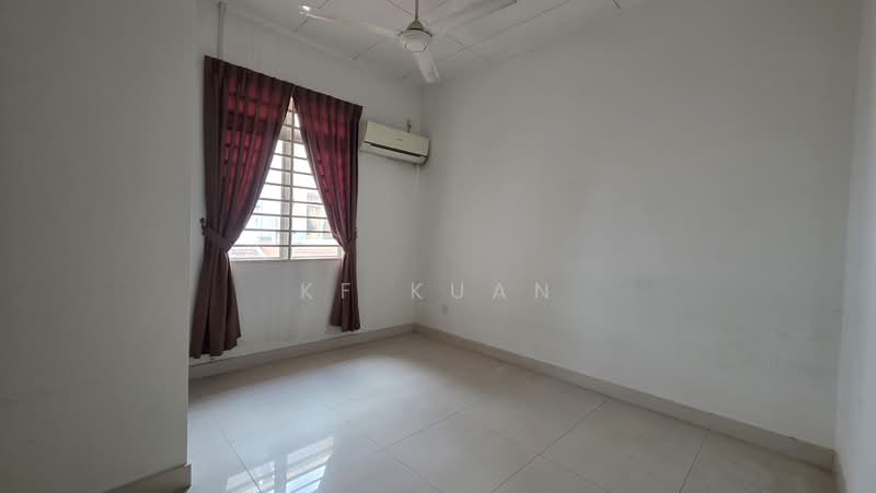 Semi-Detached House for Sale in Taman Kipark (Puchong) - KF Kuan - PropertyGuru.com.my