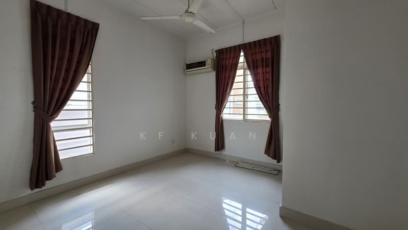 Semi-Detached House for Sale in Taman Kipark (Puchong) - KF Kuan - PropertyGuru.com.my