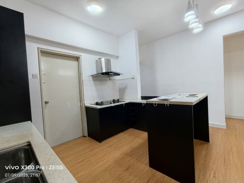 Servis Apartment untuk Disewa di SetiaWalk - Shally Pun - Kitchen - PropertyGuru.com.my