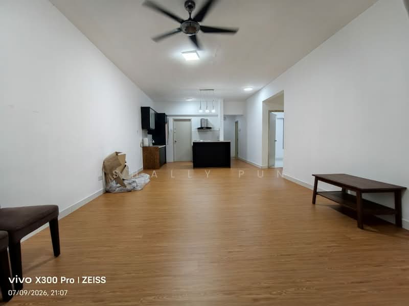 Servis Apartment untuk Disewa di SetiaWalk - Shally Pun - Living Room - PropertyGuru.com.my
