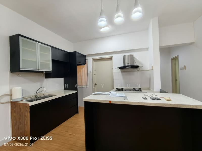 Servis Apartment untuk Disewa di SetiaWalk - Shally Pun - Kitchen - PropertyGuru.com.my