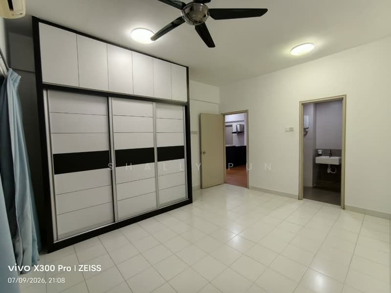 Servis Apartment untuk Disewa di SetiaWalk - Shally Pun - Bedroom - PropertyGuru.com.my