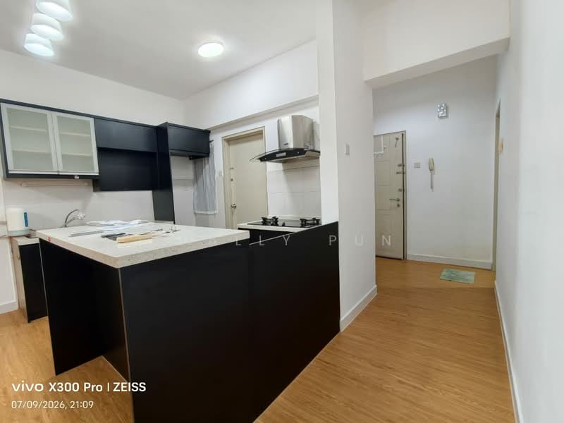 Servis Apartment untuk Disewa di SetiaWalk - Shally Pun - Kitchen - PropertyGuru.com.my