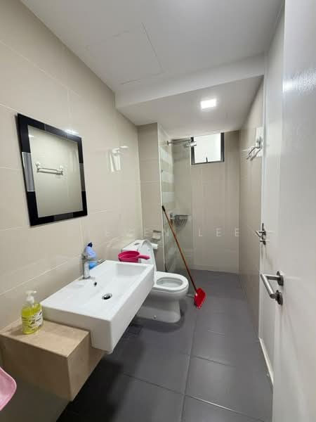 Servis Apartment untuk Disewa di United Point (Residensi Berpadu) - Steven Lee - Bathroom - PropertyGuru.com.my