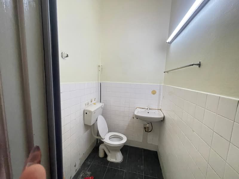 1-storey Terraced House for Rent in Taman Sentosa (Klang) - Carmen Kew - Bathroom - PropertyGuru.com.my