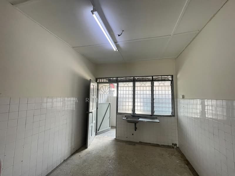 1-storey Terraced House for Rent in Taman Sentosa (Klang) - Carmen Kew - Kitchen - PropertyGuru.com.my