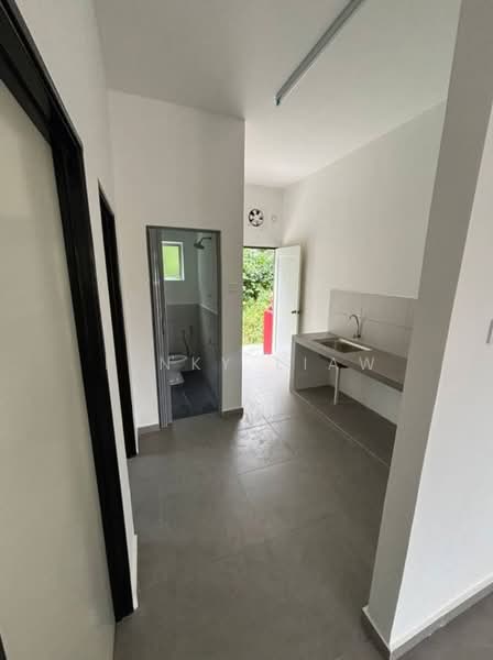 Semi-Detached House for Rent in Klang (Selangor) - Pinky Liaw - Bathroom - PropertyGuru.com.my