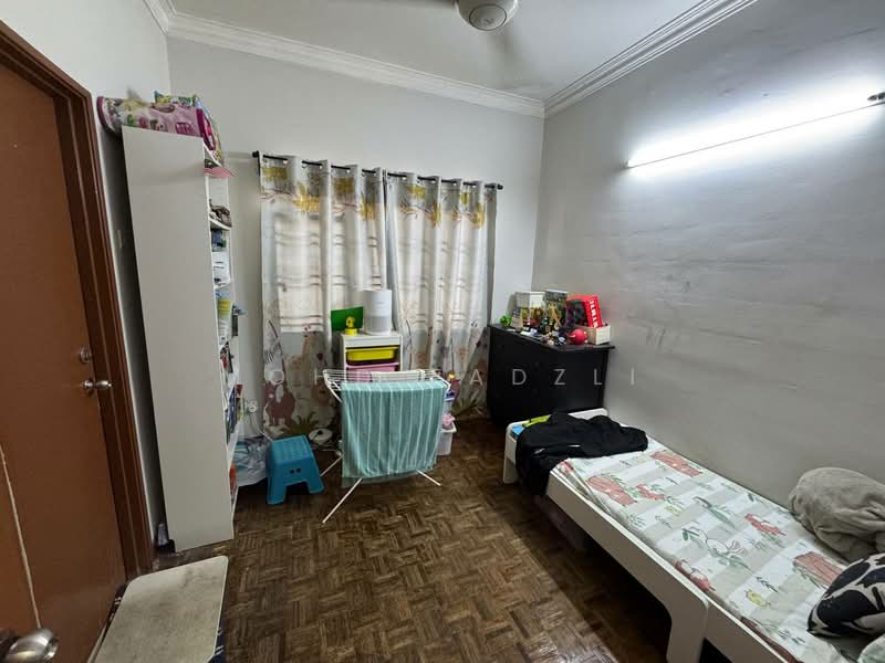Rumah Teres untuk Dijual di Taman Pinggiran Usj (Subang Jaya) - Mohd Fadzli - Bedroom - PropertyGuru.com.my