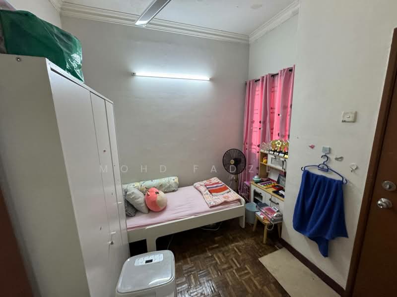 Rumah Teres untuk Dijual di Taman Pinggiran Usj (Subang Jaya) - Mohd Fadzli - Bedroom - PropertyGuru.com.my