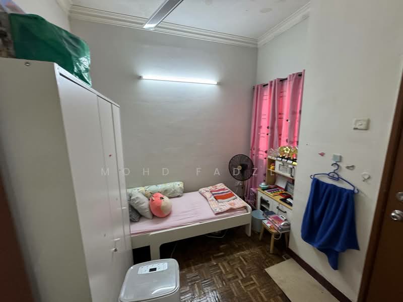 Rumah Teres untuk Dijual di Taman Pinggiran Usj (Subang Jaya) - Mohd Fadzli - Bedroom - PropertyGuru.com.my