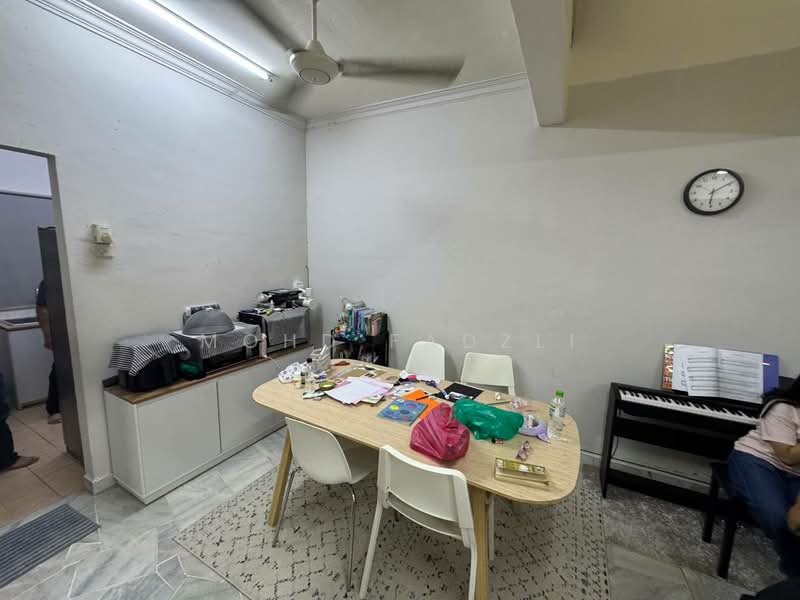 Rumah Teres untuk Dijual di Taman Pinggiran Usj (Subang Jaya) - Mohd Fadzli - Dining Room - PropertyGuru.com.my