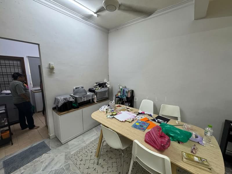 Rumah Teres untuk Dijual di Taman Pinggiran Usj (Subang Jaya) - Mohd Fadzli - Dining Room - PropertyGuru.com.my