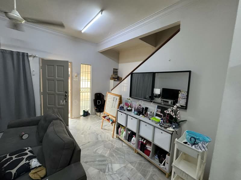 Rumah Teres untuk Dijual di Taman Pinggiran Usj (Subang Jaya) - Mohd Fadzli - Living Room - PropertyGuru.com.my
