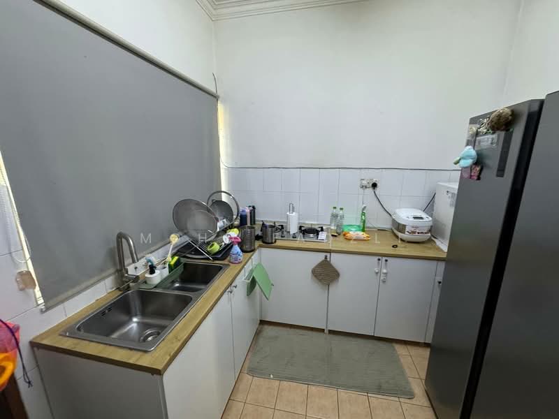 Rumah Teres untuk Dijual di Taman Pinggiran Usj (Subang Jaya) - Mohd Fadzli - Kitchen - PropertyGuru.com.my