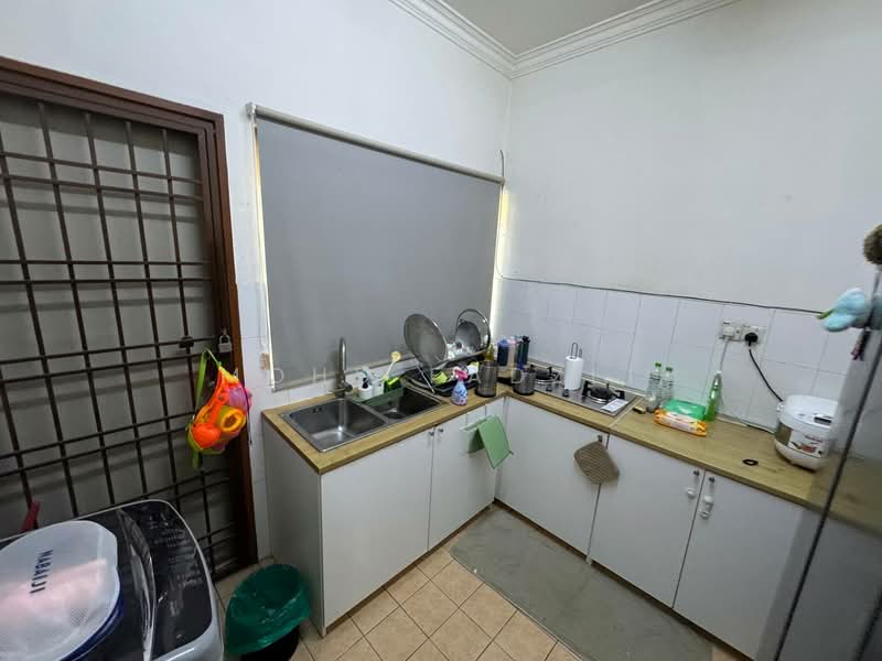Rumah Teres untuk Dijual di Taman Pinggiran Usj (Subang Jaya) - Mohd Fadzli - Kitchen - PropertyGuru.com.my