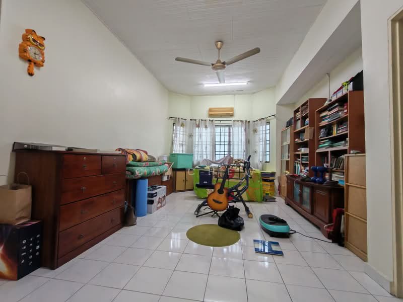 Semi-Detached House for Sale in Kampung Jawa (Klang) - CL Chew - Living Room - PropertyGuru.com.my