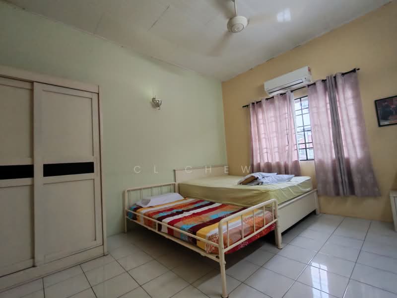 Semi-Detached House for Sale in Kampung Jawa (Klang) - CL Chew - Bedroom - PropertyGuru.com.my