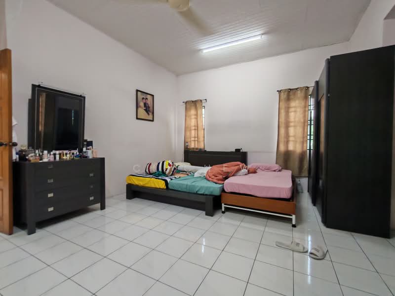 Semi-Detached House for Sale in Kampung Jawa (Klang) - CL Chew - Bedroom - PropertyGuru.com.my