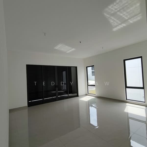 Bungalow House for Sale in Shah Alam (Selangor) - Teddy Saw - Living Room - PropertyGuru.com.my