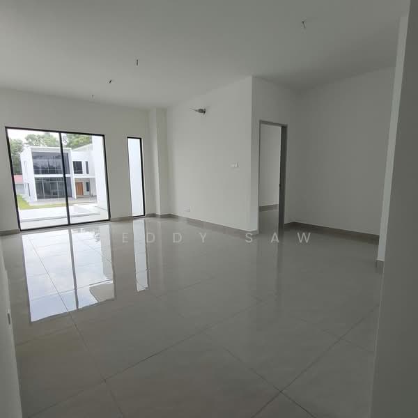 Bungalow House for Sale in Shah Alam (Selangor) - Teddy Saw - Living Room - PropertyGuru.com.my