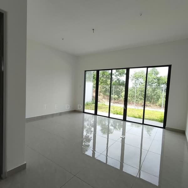 Bungalow House for Sale in Shah Alam (Selangor) - Teddy Saw - Living Room - PropertyGuru.com.my