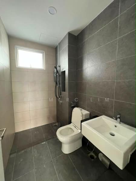 Rumah Teres untuk Disewa di Tamansari (Rawang) - Raymerc Lim - Bathroom - PropertyGuru.com.my