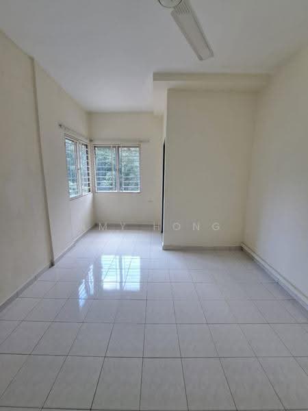 Pangsapuri untuk Dijual di Pangsapuri Merak - Amy Hong - Living Room - PropertyGuru.com.my