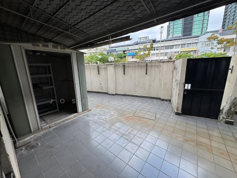 2-storey Terraced House for Sale in Petaling Jaya (Selangor) - Josephine Loh - Exterior - PropertyGuru.com.my