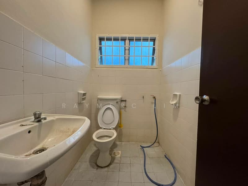 Rumah Banglo untuk Disewa di Taman Sri Hijau (Rawang) - Raymerc Lim - Bathroom - PropertyGuru.com.my