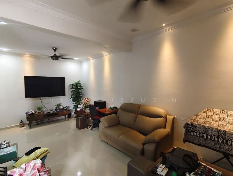 Rumah Teres 2 Tingkat untuk Dijual di Seksyen 14 (Petaling Jaya) - HELMY IZZUDIN - Living Room - PropertyGuru.com.my