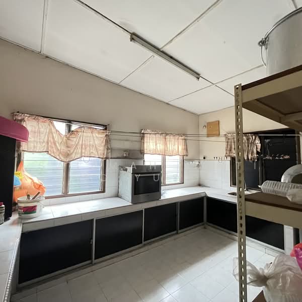Rumah Banglo untuk Dijual di Kampung Laksamana (Batu Caves) - SAIEMAH BINTI MD YUSOF - Kitchen - PropertyGuru.com.my
