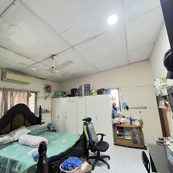 Rumah Banglo untuk Dijual di Kampung Laksamana (Batu Caves) - SAIEMAH BINTI MD YUSOF - Bedroom - PropertyGuru.com.my