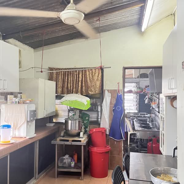 Rumah Banglo untuk Dijual di Kampung Laksamana (Batu Caves) - SAIEMAH BINTI MD YUSOF - Kitchen - PropertyGuru.com.my