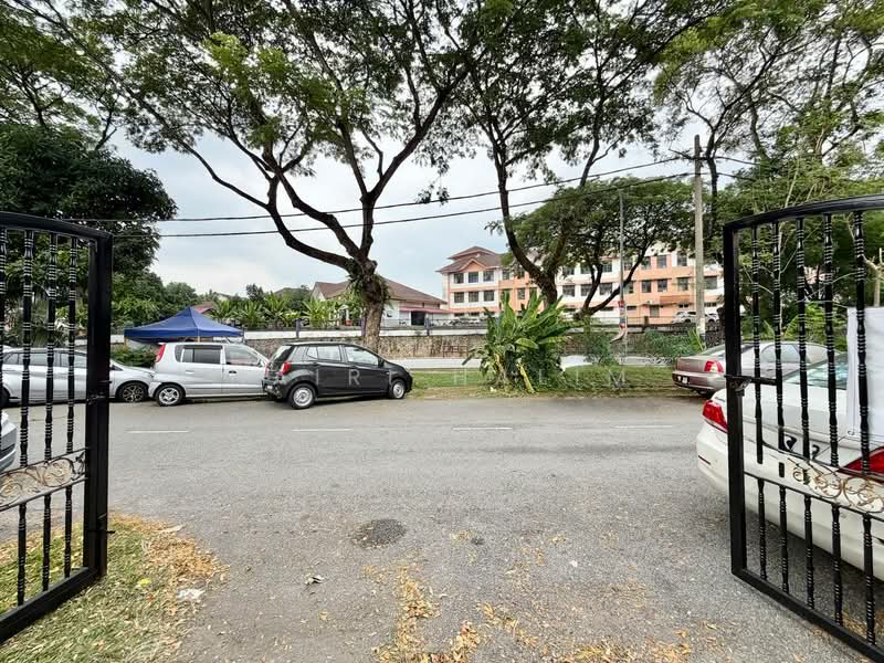 2-storey Terraced House for Sale in Bandar Saujana Utama (Saujana Utama) - Hairi Halim - PropertyGuru.com.my