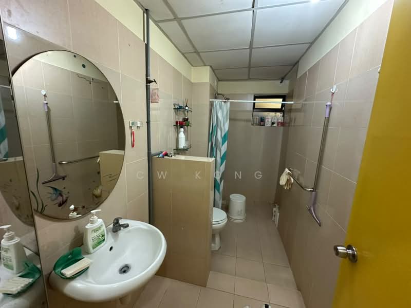 Kondominium untuk Dijual di Rivercity Condominium - CW Kong - Bathroom - PropertyGuru.com.my
