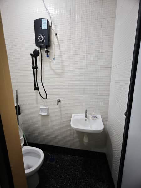 Service Residence for Rent at The Sky Executive Suites - Daniel Yong - Bathroom - PropertyGuru.com.my