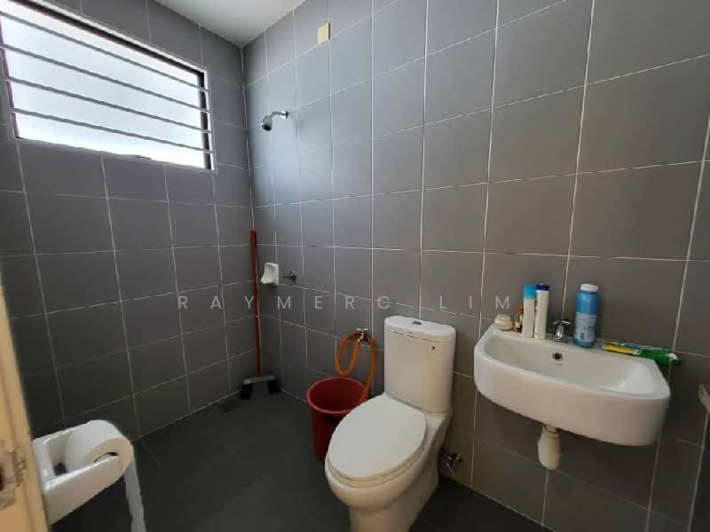2-storey Terraced House for Rent in Rawang (Selangor) - Raymerc Lim - Bathroom - PropertyGuru.com.my