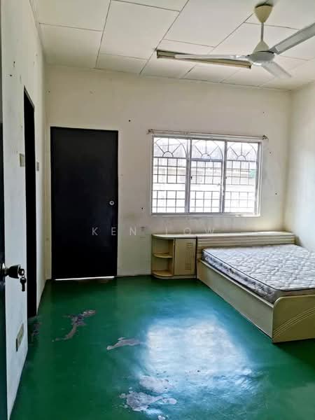 Rumah Teres untuk Dijual di Taman Sri Kejora (Kajang) - Ken Low - Bedroom - PropertyGuru.com.my