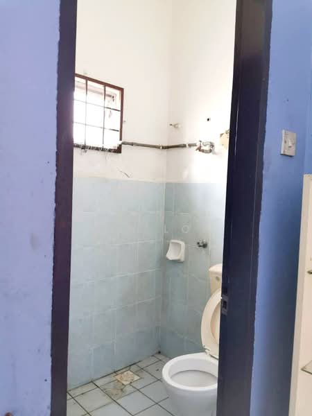 Rumah Teres untuk Dijual di Taman Sri Kejora (Kajang) - Ken Low - Bathroom - PropertyGuru.com.my
