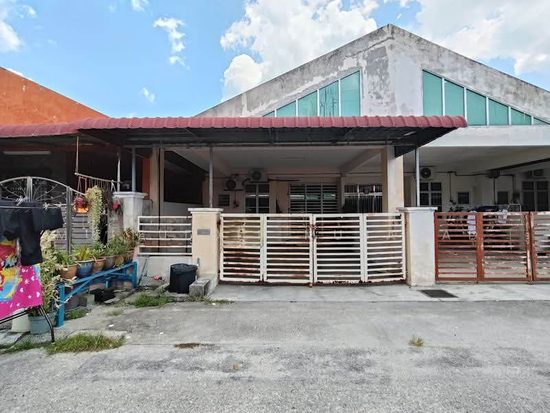 1-storey Terraced House for Sale in Hutan Melintang (Perak) - Muinuddin Muhamad - Exterior - PropertyGuru.com.my