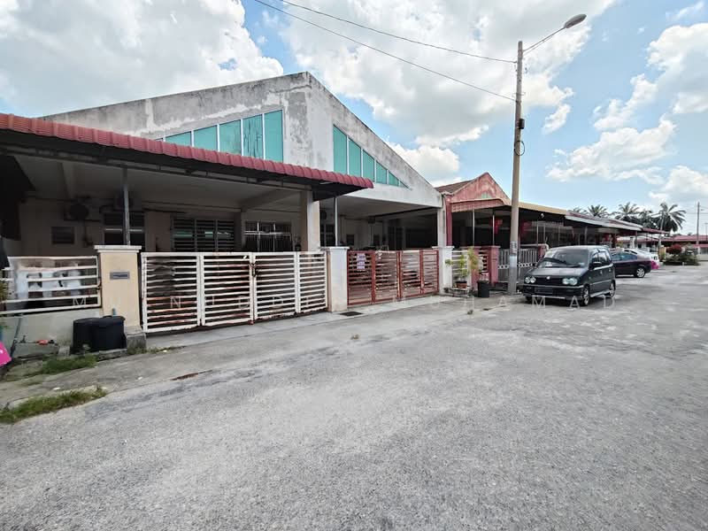 1-storey Terraced House for Sale in Hutan Melintang (Perak) - Muinuddin Muhamad - Exterior - PropertyGuru.com.my