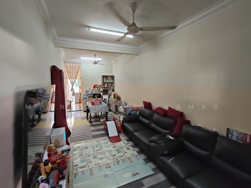 1-storey Terraced House for Sale in Hutan Melintang (Perak) - Muinuddin Muhamad - Living Room - PropertyGuru.com.my